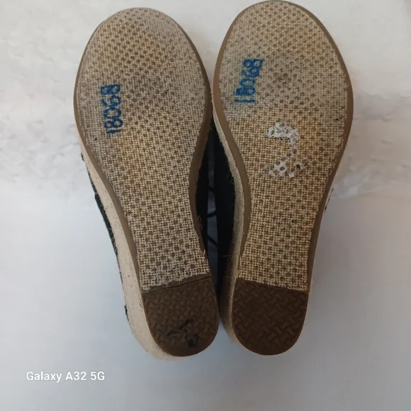 Toms Women Size 8.5 Black Canvas Wedge Shoes - Picture 6 of 14